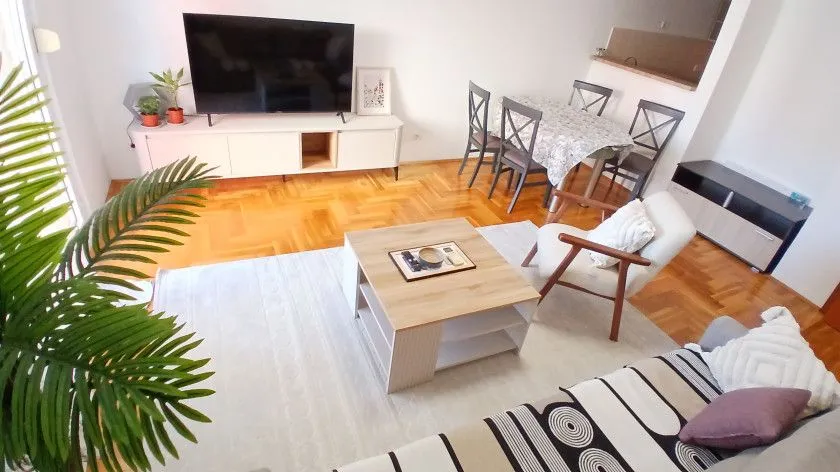 Izdavanje, jednosoban stan, 54m², Vezirov Most, Podgorica