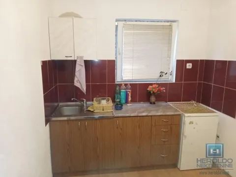 Sale, house, 400m², Ćuprija, Srbija - image 13