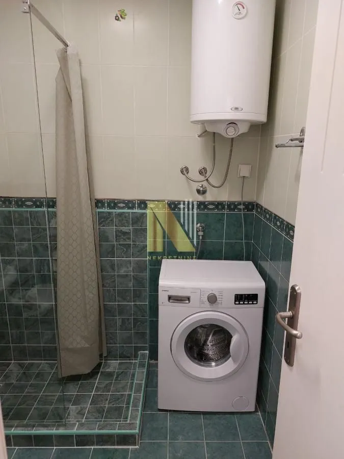 Izdavanje, dvosoban stan, 34m², Socijalno, Novi Sad Sve Podlokacije