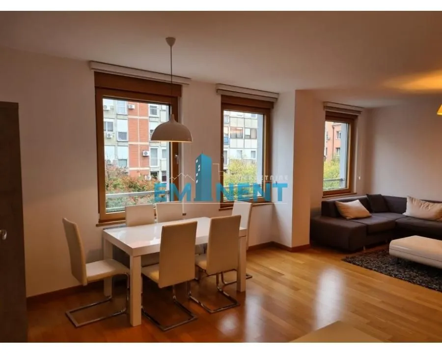 Izdavanje, trosoban stan, 82m², Slavija, Vračar Sve Podlokacije