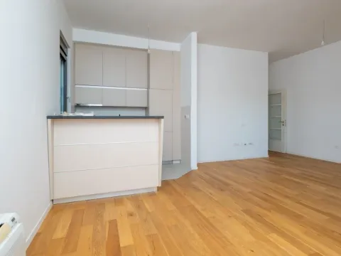 Prodaja, trosoban stan, 95m², Gornja Gorica, Podgorica - image 3