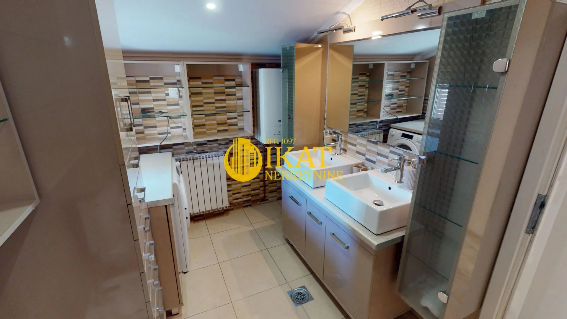 Prodaja, dvosoban stan, 76m², Centar Sve Podlokacije, Beograd