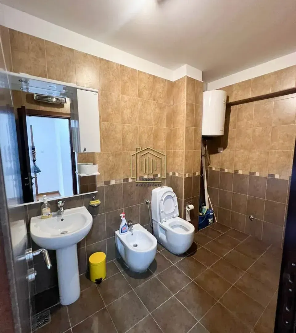 Prodaja, četvorosoban stan, 220m², Preko Morače, Podgorica