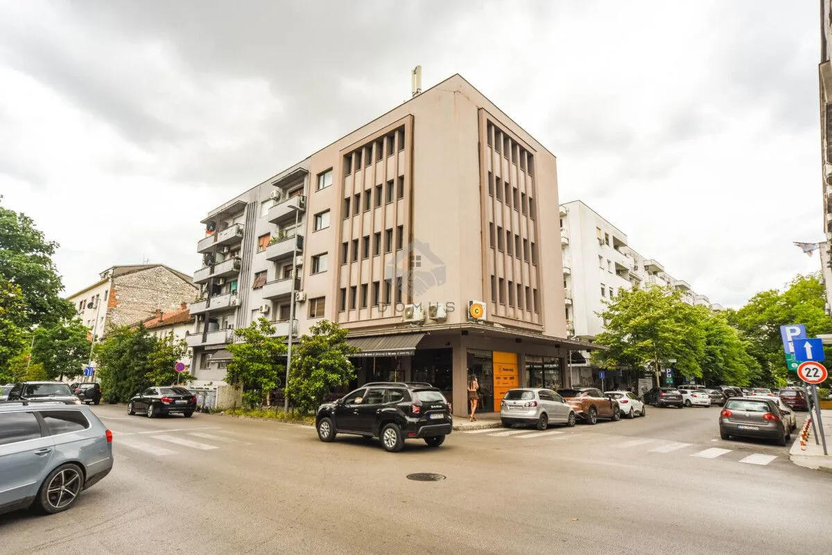 Prodaja, dvosoban stan, 78m², Centar, Podgorica