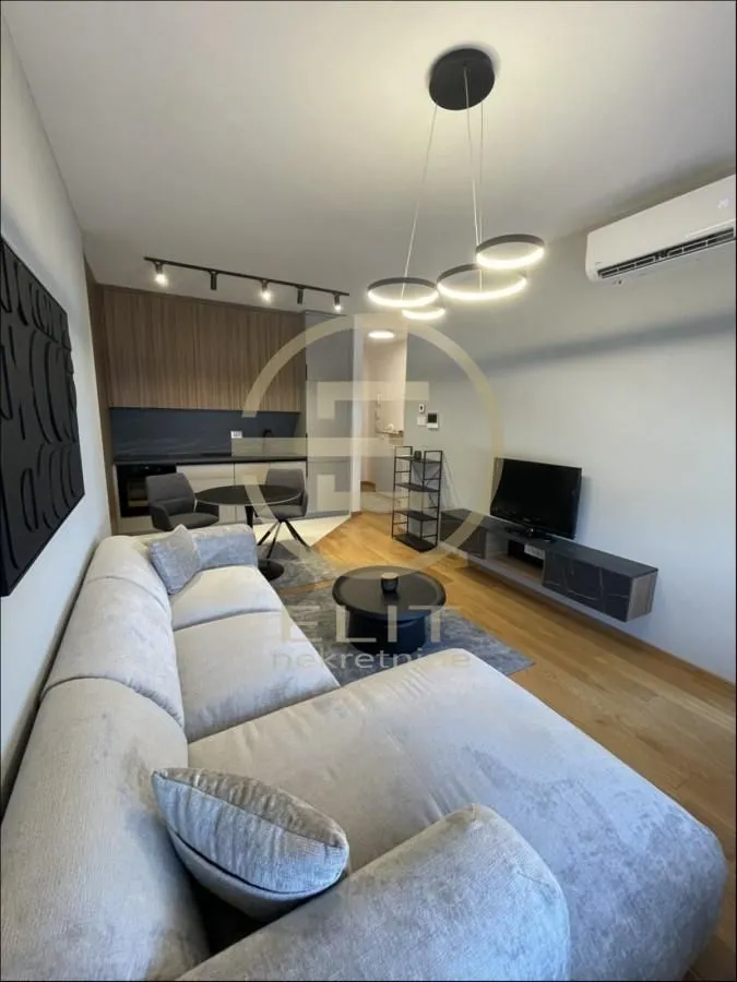 Izdavanje, stan, 40m², Novi Sad Sve Podlokacije, Novi Sad