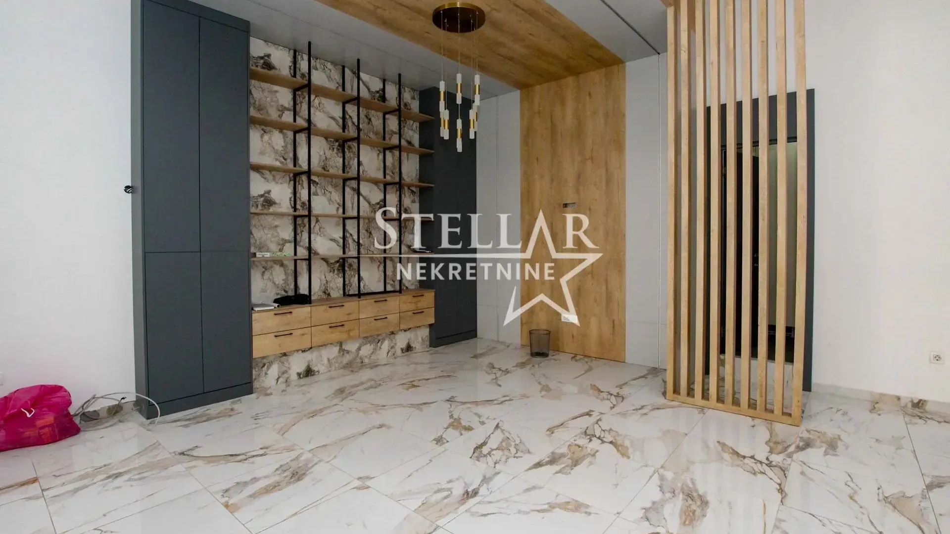 Rent, office space, 54m², Central Point, Podgorica