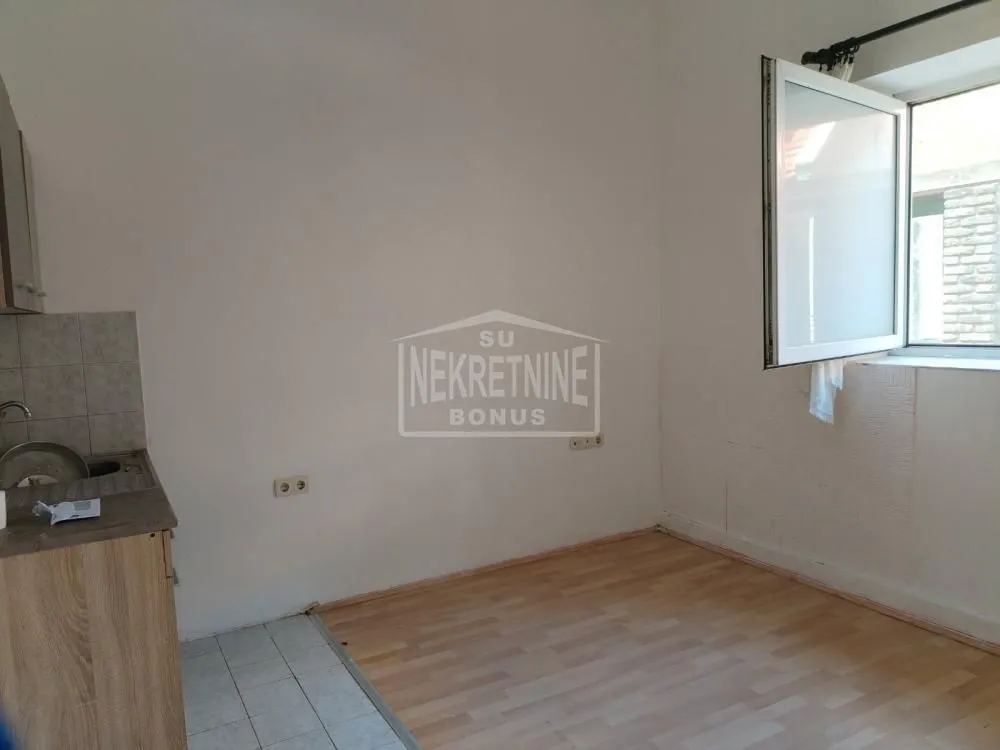 Prodaja, jednosoban stan, 17m², Centar, Subotica