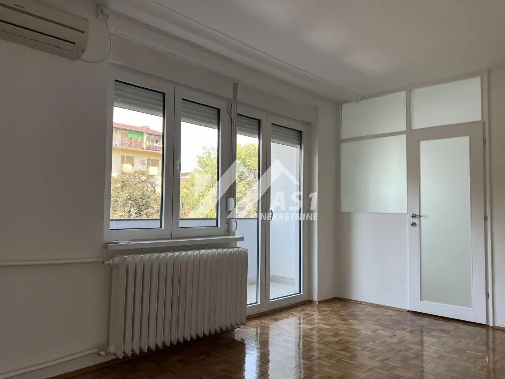 Izdavanje, dvosoban stan, 55m², Grbavica, Novi Sad Sve Podlokacije