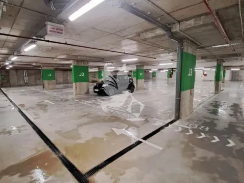 Izdavanje, trosoban stan, 74m², Stari Grad, Beograd - image 13