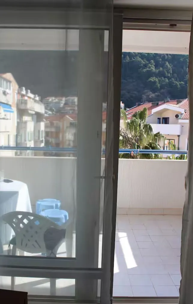 Rent, two bedroom apartment, 55m², Adok, Budva