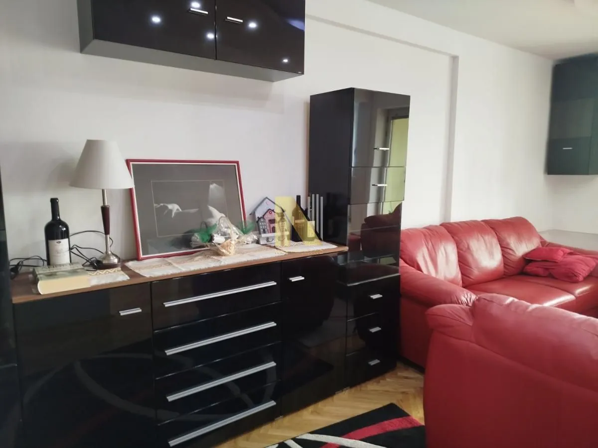 Prodaja, trosoban stan, 101m², Bulevar Oslobodjenja, Novi Sad Sve Podlokacije