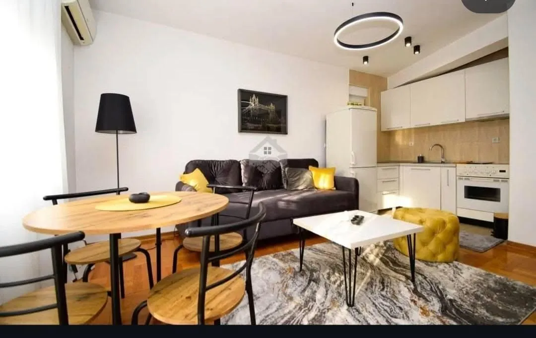 Prodaja, dvosoban stan, 37m², Centar, Podgorica