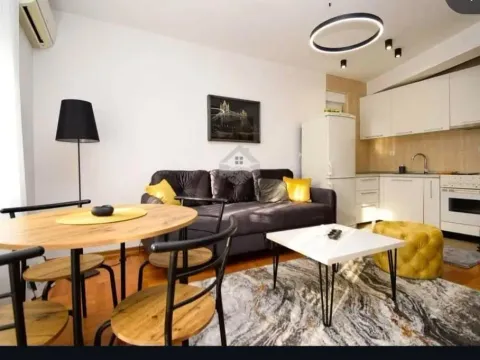 Prodaja, dvosoban stan, 37m², Centar, Podgorica - image 2