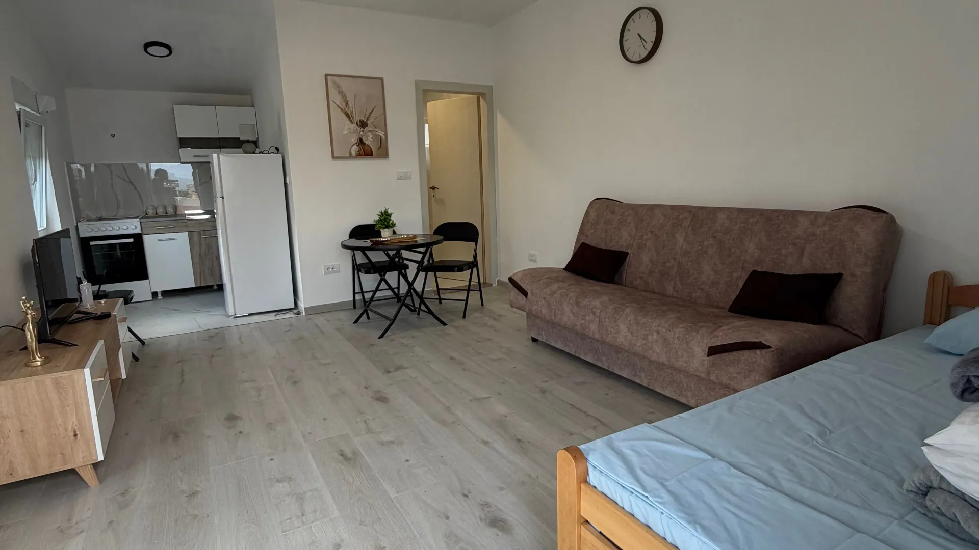 Izdavanje, garsonjera, 30m², Radanovići, Kotor