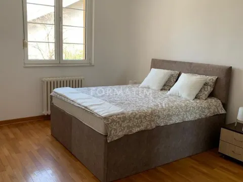 Izdavanje, četvorosoban stan, 125m², Savski Venac, Beograd - image 10