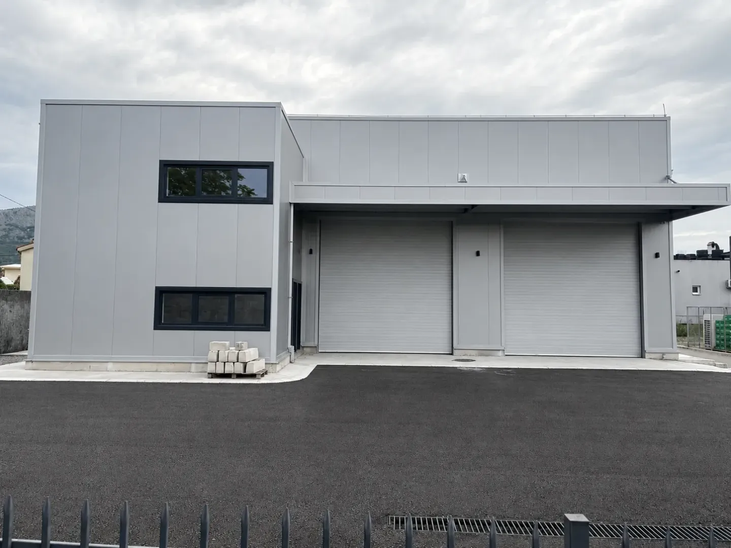 Rent, office space, 300m², Zagorič, Podgorica
