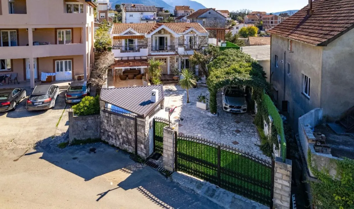 Sale, house, 234m², Tivat, Crna Gora
