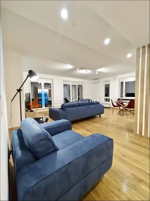 Izdavanje, trosoban stan, 112m², Novi Beograd Blok 65, Novi Beograd Sve Podlokacije