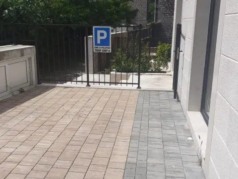 Rent, office space, 80m², Dobrota, Kotor - image 7