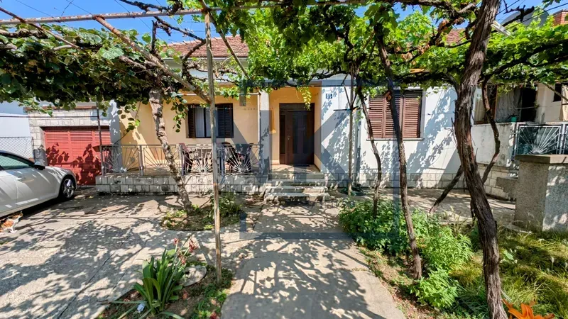 Prodaja, kuća, 120m², Gornja Gorica, Podgorica