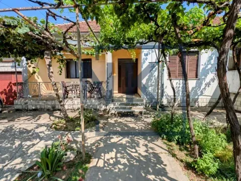 Prodaja, kuća, 120m², Gornja Gorica, Podgorica - image 4