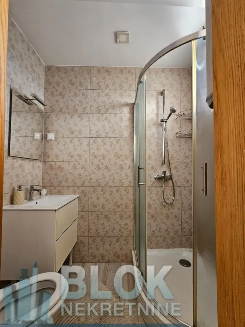 Izdavanje, trosoban stan, 155m², Zabjelo, Podgorica