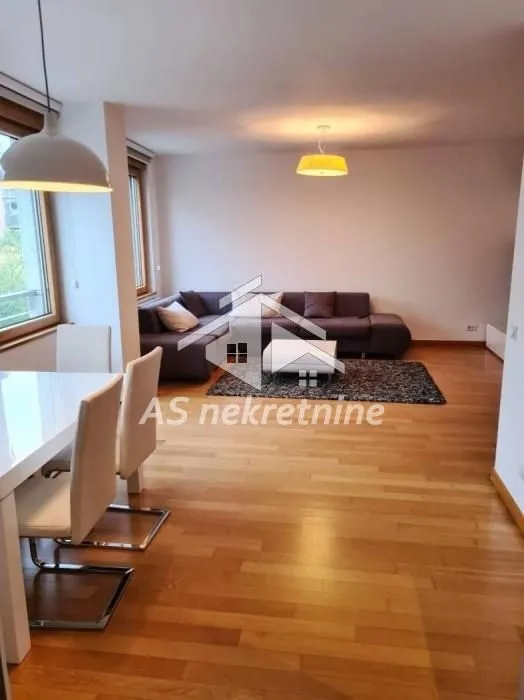 Izdavanje, trosoban stan, 82m², Vračar Hram, Vračar Sve Podlokacije