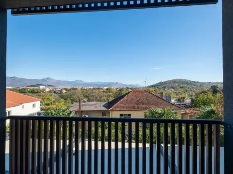 Prodaja, trosoban stan, 95m², Gornja Gorica, Podgorica - image 15