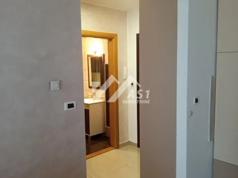 Izdavanje, jednosoban stan, 38m², Sajam, Novi Sad Sve Podlokacije - image 8