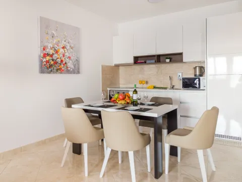 Prodaja, trosoban stan, 107m², Bečići, Budva - image 5