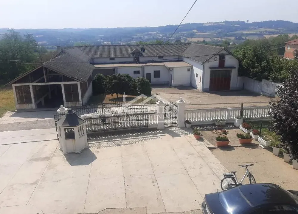 Prodaja, poslovni prostor, 400m², Umčari, Grocka