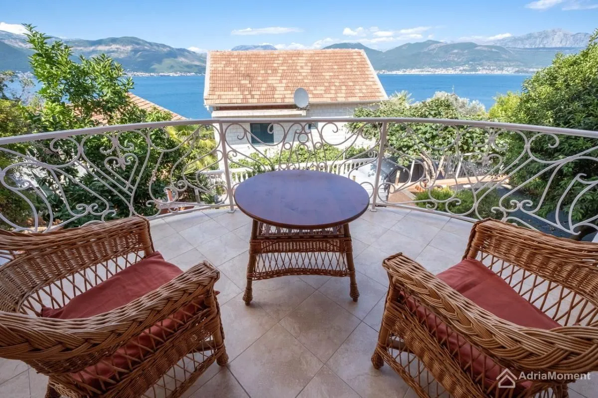 Prodaja, kuća, 89m², Krašići, Tivat