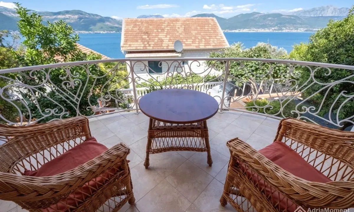 Sale, house, 89m², Krašići, Tivat