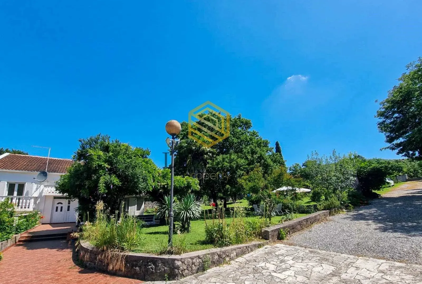 Rent, house, 270m², Mareza, Podgorica