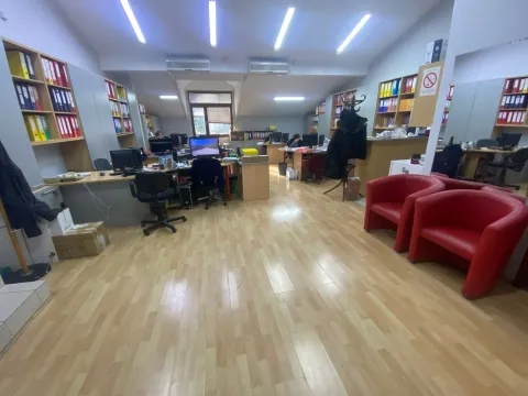 Sale, office space, 402m², Zemun Sve Podlokacije, Beograd - image 4