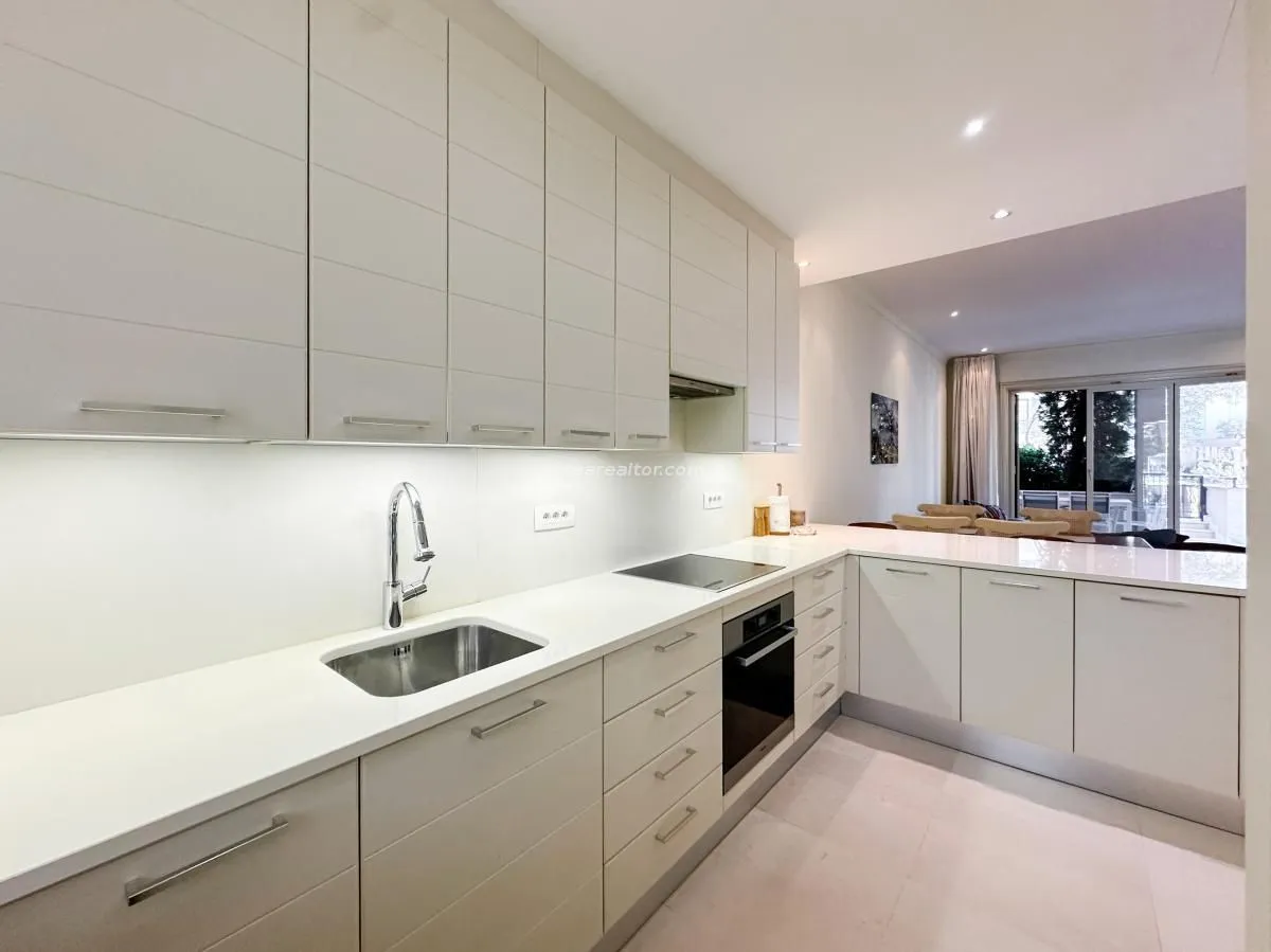 Prodaja, dvosoban stan, 115m², Porto Montenegro, Tivat