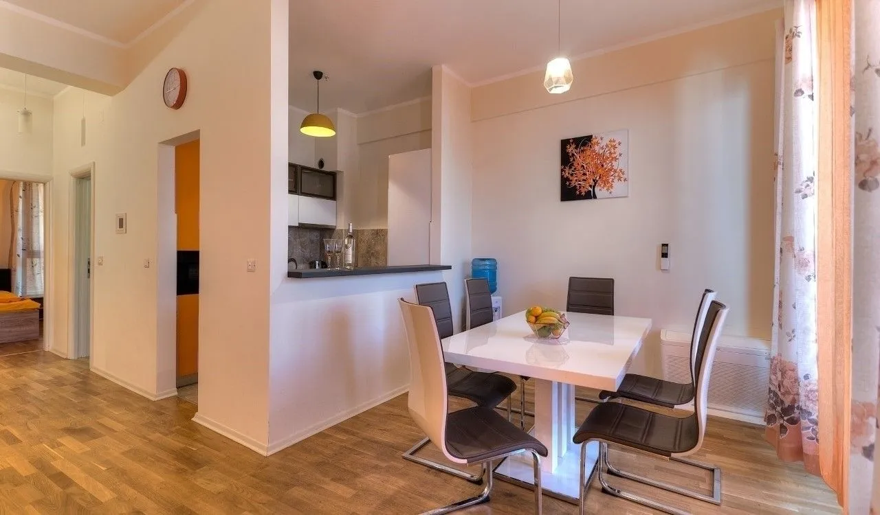 Prodaja, dvosoban stan, 83m², Zavala, Budva