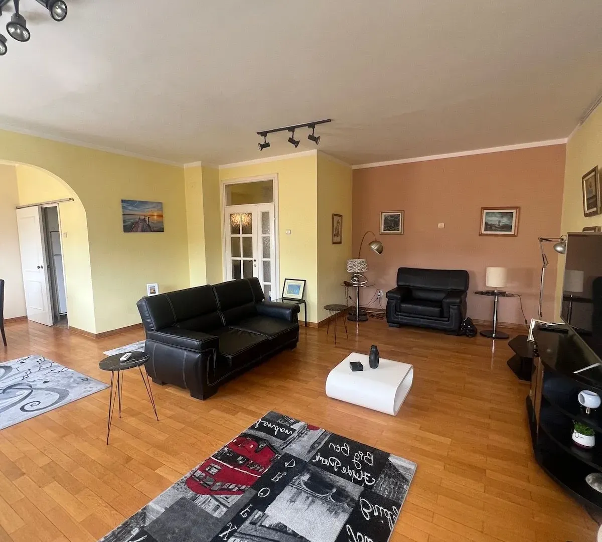 Izdavanje, četvorosoban stan, 106m², Aleksinac, Niš