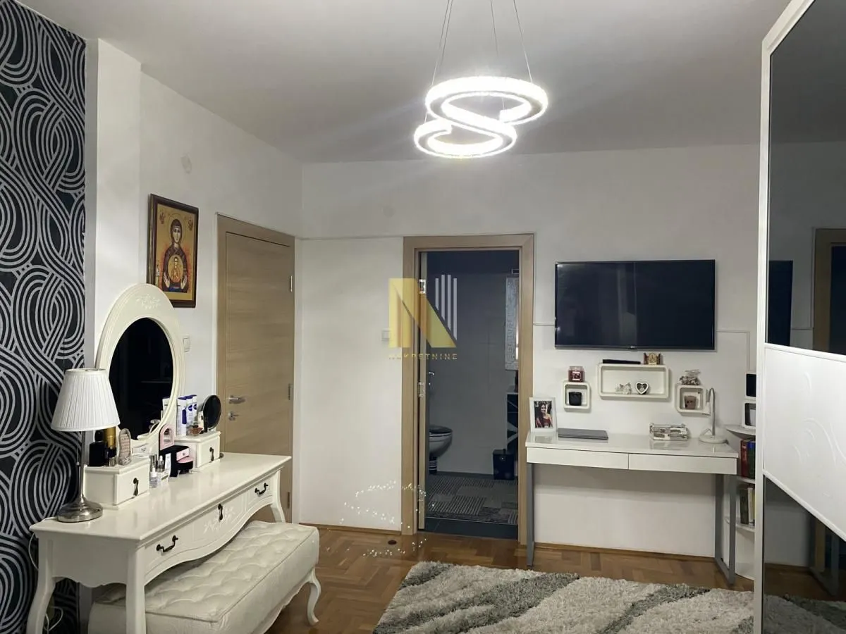 Prodaja, četvorosoban stan, 120m², Novo naselje, Novi Sad