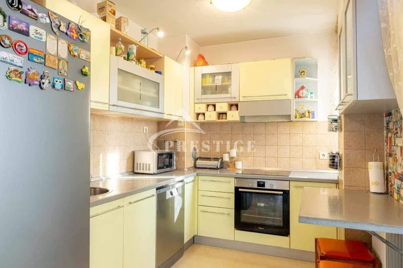 Sale, three bedroom apartment, 200m², Blok 6, Podgorica