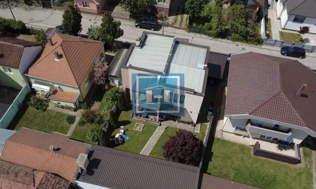 Prodaja, kuća, 240m², Centar, Jagodina