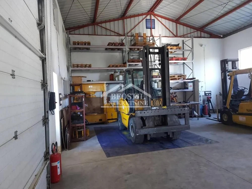 Sale, office space, 257m², Divostin, Kragujevac