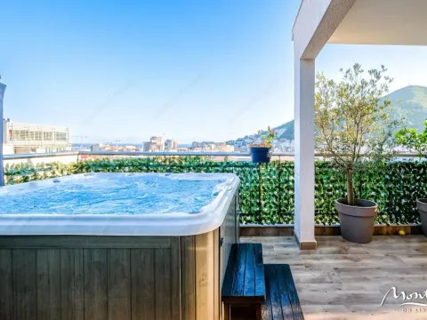 Prodaja, četvorosoban stan, 179m², Budva, Crna Gora - image 32