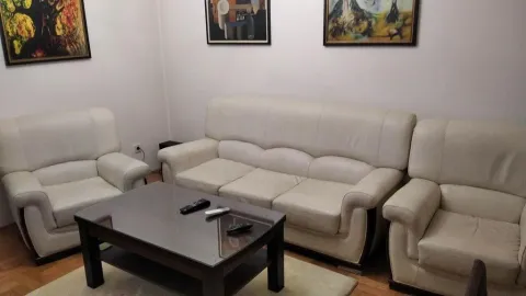 Izdavanje, dvosoban stan, 75m², Stari Aerodrom, Podgorica - image 4