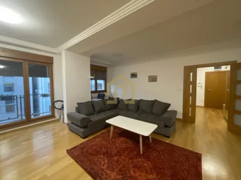 Izdavanje, četvorosoban stan, 110m², Vračar Hram, Vračar Sve Podlokacije - image 5