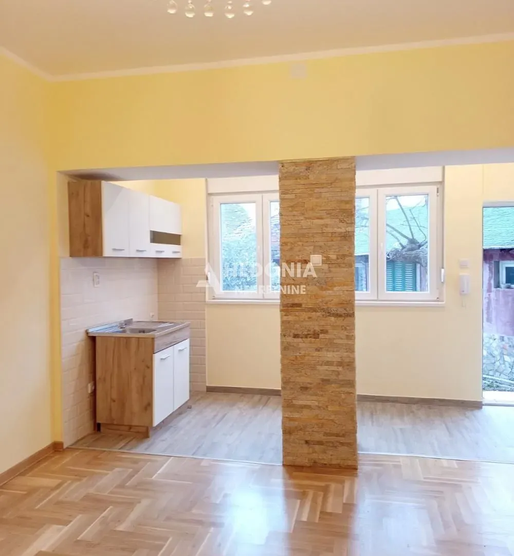Prodaja, stan, 24m², Slavujev Venac, Zvezdara Sve Podlokacije
