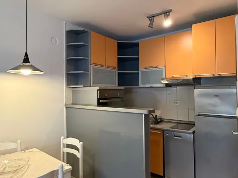 Stan-na-dan, dvosoban stan, 45m², Stari Aerodrom, Podgorica - image 2