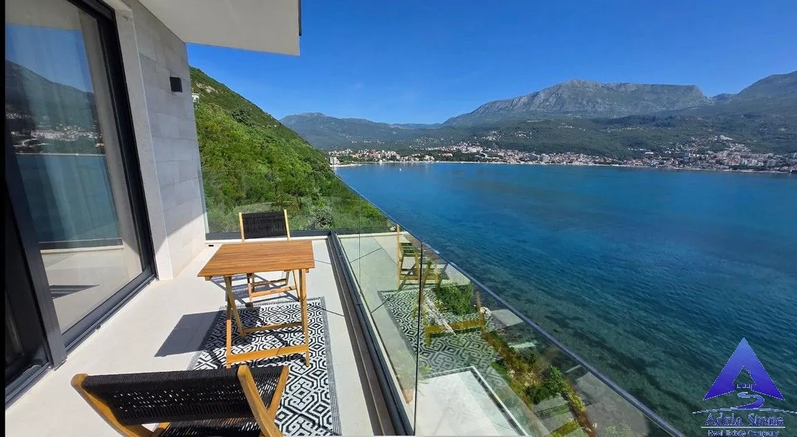 Prodaja, dvosoban stan, 57m², Njivice, Herceg Novi
