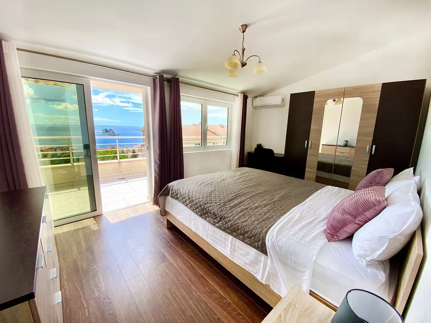 Rent, two bedroom apartment, 93m², Petrovac, Budva