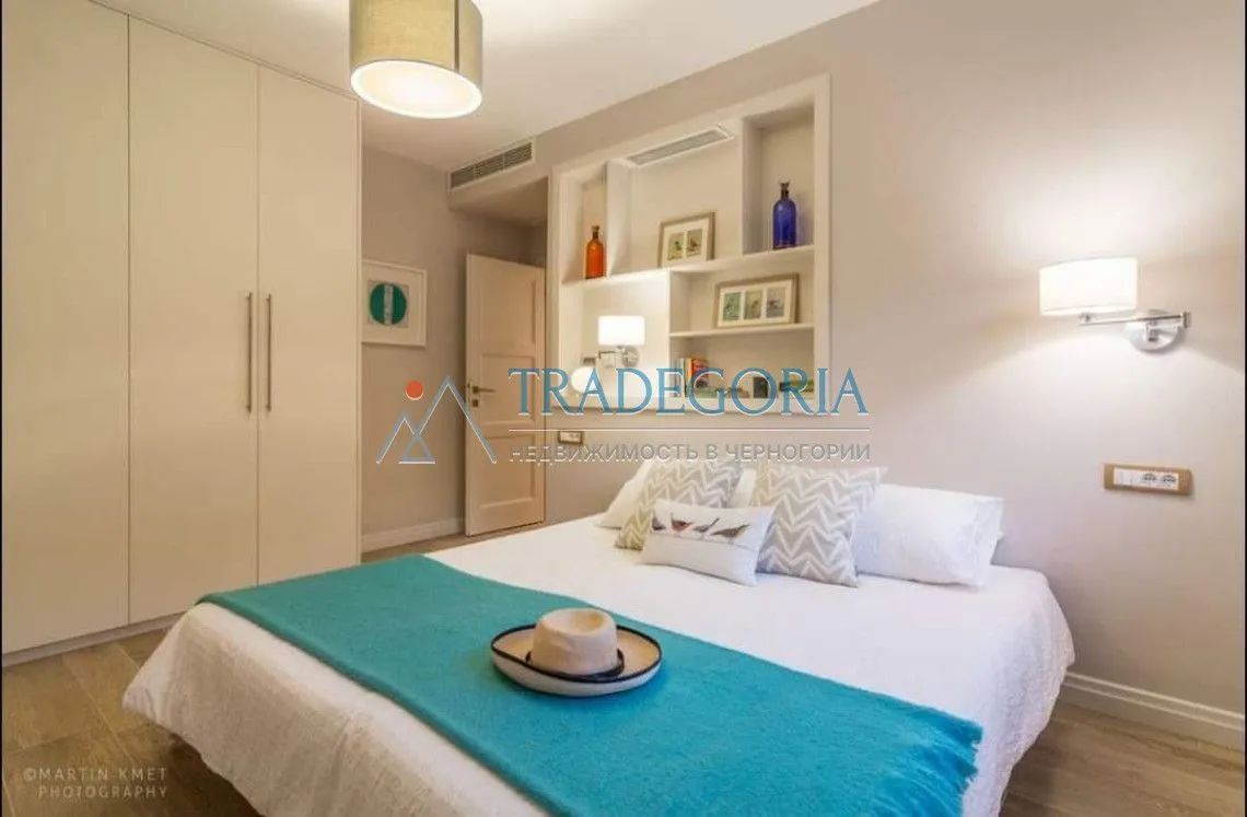 Prodaja, dvosoban stan, 100m², Tivat, Crna Gora